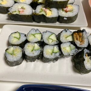 カニカマときゅうりの細巻寿司